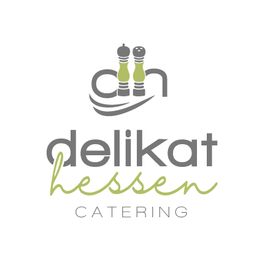 Logo von "delikathessen catering" mit Pfeffermühlen-Symbolen in Grau und Grün.