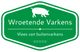 Groen logo met een illustratie van een varken en de tekst "Wroetende Varkens, Vlees van buitenvarkens".