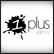 Schwarz-weißes Logo mit "1 plus agency" und einem Farbfleck im Hintergrund.
