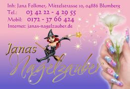 Visitenkarte für Nagelstudio mit Kontaktdaten, gezeichnete Hexe, Blumen und verzierten Nägeln.