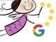 Strichfigur in lila Kleid schwebt neben dem Google-Logo und fünf gelben Sternen.