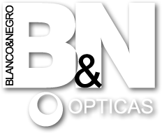 Logotipo de "Blanco & Negro Ópticas" en letras negras sobre fondo blanco.