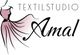 Ein Logo mit einem rosa Kleid und dem Text "Textilstudio Amal" in eleganter Schrift.