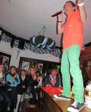 Chris Herbst der Schlagersänger heizt richtig ein