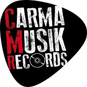 Logo nero a forma di plettro con scritta "Carma Musik Records" in bianco e rosso.