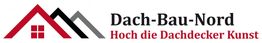 Logo mit roten und grauen Dächern, Text: "Dach-Bau-Nord. Hoch die Dachdecker Kunst".