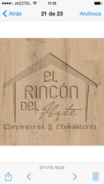Texto grabado en madera: "El Rincón del Arte, Carpintería & Ebanistería".