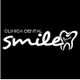 Logo de una clínica dental llamada "Smile" con un diseño de diente y sonrisa.
