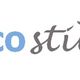 Testo "Eco stili" in blu e grigio su sfondo bianco.