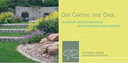 Gartenansicht mit Treppen und Pflanzen, Text über Gartenplanung und Entspannung von Schabbel-Mader.