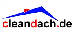 Logo von cleandach.de, mit einem stilisierten blauen Dach und rotem Kamin.
