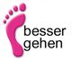 Pinkes Fußabdruck-Symbol mit dem Text "besser gehen" in schwarzer Schrift.