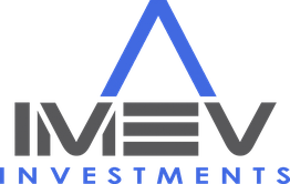 Logo met tekst "IMEV INVESTMENTS". Blauw en zwart ontwerp met driehoek boven "IMEV".