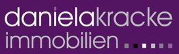 Lila Logo mit weißem Text: "danielakracke immobilien" und fünf quadratischen Farbfeldern.