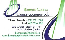 Tarjeta de visita de Bennus Gades Construcciones con datos de contacto y dirección en Cádiz.