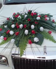 Limousine mit Blumenschmuck
