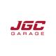 Logo de "JGC Garage" en letras rojas sobre fondo blanco.