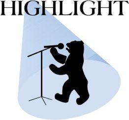 Ein Bär singt in ein Mikrofon unter einem Scheinwerfer, darüber der Text "HIGHLIGHT".