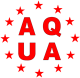 Rote Schrift "AQUA" umgeben von 12 roten Sternen auf weißem Hintergrund.