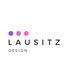 Logo mit violetten und rosa Punkten über dem Text "Lausitz Design" auf weißem Hintergrund.