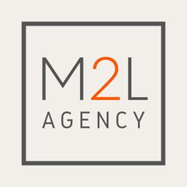 Logo mit schwarzem Rahmen, Text: „M2L AGENCY“, wobei „2“ in orange hervorgehoben ist.