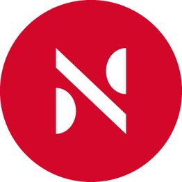 Rotes Logo mit abstrakten weißen Formen in der Mitte: Streifen, Halbkreise und Dreieck.