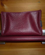 Regal mit Kunstleder nach Kundenwunsch bezogen