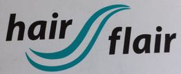 Logo mit Schriftzug "hair flair" und türkisem geschwungenem Design.