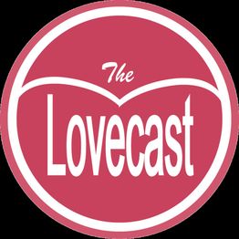 Rødt cirkel-logo med teksten "The Lovecast" i hvidt, i et hjerteformet design.