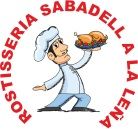 Chef con pollo asado sobre bandeja, rodeado por texto "Rostisseria Sabadell a la leña".