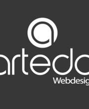 Logo mit weißem "arteda Webdesign"-Text auf grauem Hintergrund.