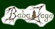 Text "Baba Jaga" in geästelter Schrift auf grünem Hintergrund mit kleiner Figur im "J".