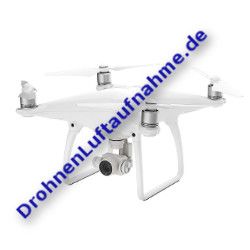 Weiße Drohne mit Kamera, diagonale Schrift "DrohnenLuftaufnahme.de" über dem Bild.