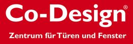 Weiße Schrift "Co-Design" auf rotem Hintergrund, darunter "Zentrum für Türen und Fenster".