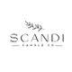 Logo "Scandi Candle Co" mit Blattmotiv in der Mitte, minimalistisches Design auf weißem Hintergrund.