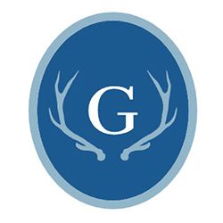 Blaues ovales Logo mit weißem "G" und Hirschgeweih-Design.
