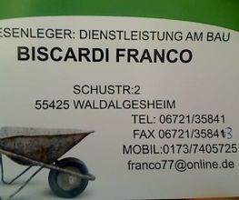 Geschäftsvisitenkarte für Fliesenleger mit Kontaktdaten und Schubkarrenbild.