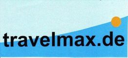 "Logo mit Schriftzug 'travelmax.de', blauem Bogen und orangefarbener Sonne im Hintergrund."