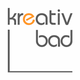 Logo mit Schriftzug "kreativ bad" in Grau, "k" orange. Rechteckiger Rahmen unten links.