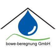 Logo: Blaues Wassertropfen-Symbol unter einem Dach, darunter "bowe-beregnung GmbH" und grüne Linie.