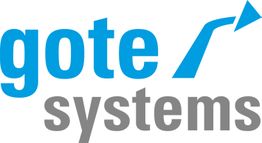 Textlogo "gote systems" mit blauem Pfeildesign auf weißem Hintergrund.