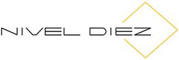 Logotipo con texto "NIVEL DIEZ" y un diseño de rombo amarillo a la derecha.