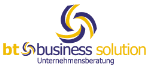 Logo von "bt business solution Unternehmensberatung" mit blau-gelbem Symbol.
