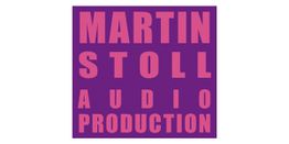 Lila Quadrat mit pinkem Text: "Martin Stoll Audio Production".