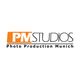 Logo von PM Studios mit Text: Photo Production Munich, in Orange und Schwarz.