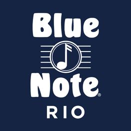 Logo do Blue Note Rio em fundo azul com nota musical central no círculo.