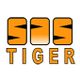 Logo mit orangefarbenen Buchstaben "SAS TIGER" im Tigerstreifen-Stil auf weißem Hintergrund.