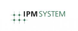 Logo mit Text "IPM System" in Schwarz und Grün, links geometrisches Muster aus Linien und Sternen.