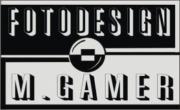 Logo mit Schriftzug: "Fotodesign M. Gamer", schwarz-weiß, geometrische Grafik in der Mitte.