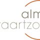 "Logo van Alma Uitvaartzorg met sierlijke letters en een oranje cirkel."
